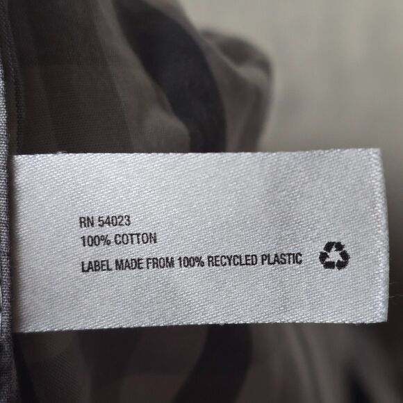 Gap Men’s Non-Iron Slim Fit Dress Shirt | Plaid Button-Up | Long Sleeve | Medium - Picture 16 of 16